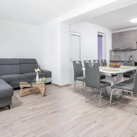 Villa Buroli Penzion 4*