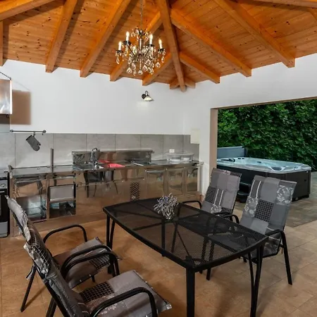 Penzion Villa Buroli 4*